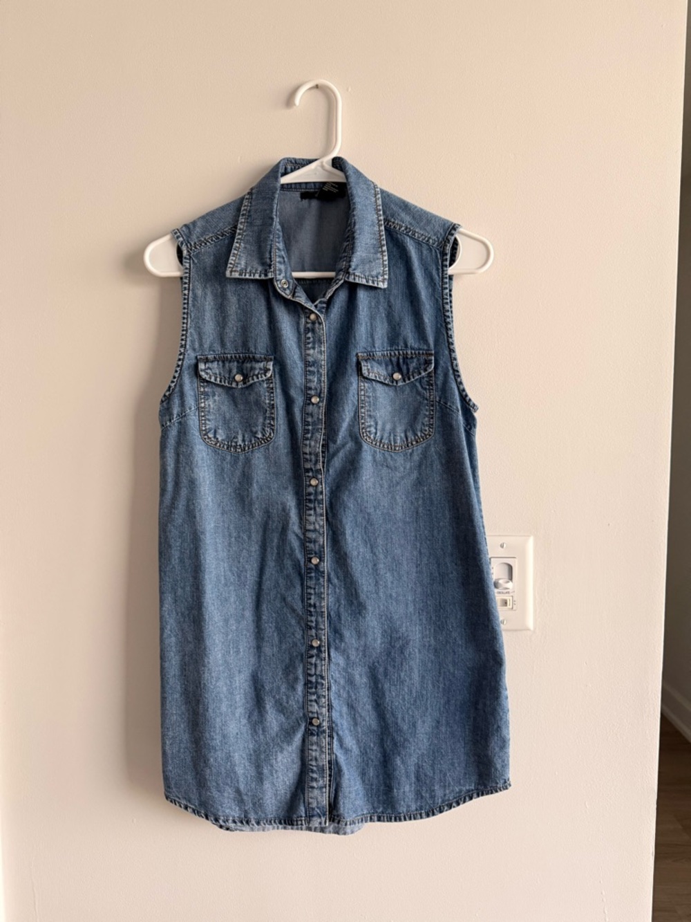 Forever 21 Denim Sleeveless Button-Up Mini Dress - Blue